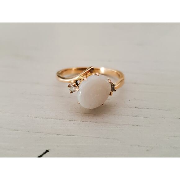 Vintage 14K Gold Opal and Diamond Ring - Picture 1 of 4
